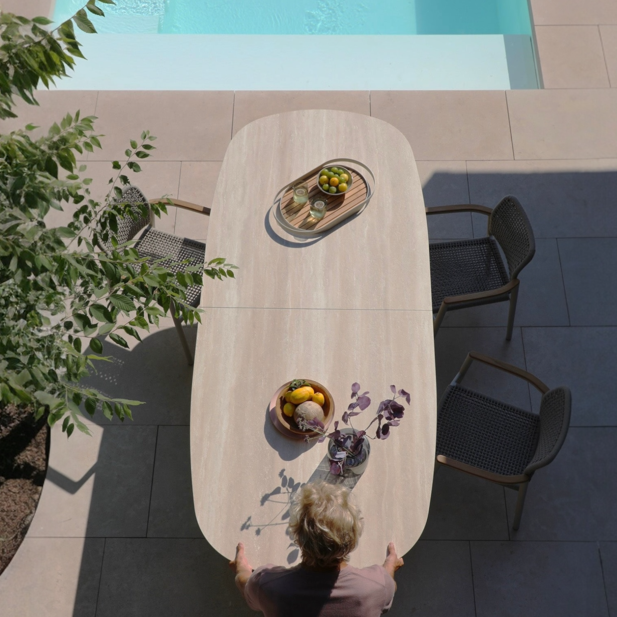 Table ovale extensible en aluminium avec plateau céramique - LIVIO BEIGE